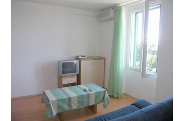 Croaţia Privát Pula, Exteriorul